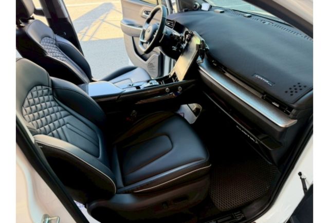 2023年 CUSTIN 一手車 實跑1萬4 改裝幾十萬 大理石迎賓地板 閥門  第5張相片