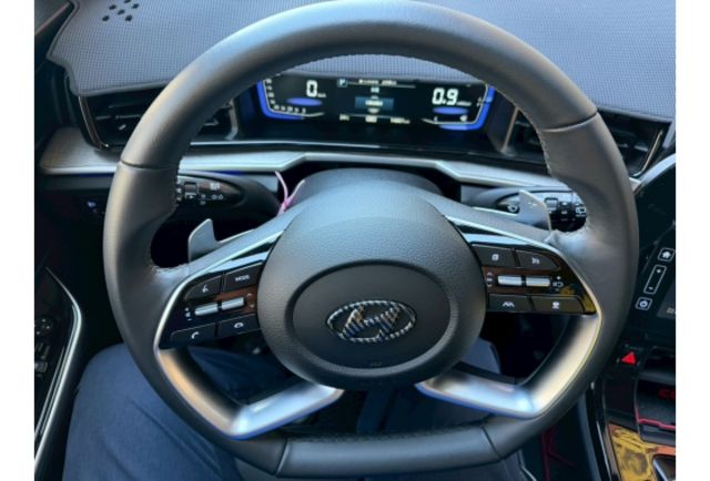 2023年 CUSTIN 一手車 實跑1萬4 改裝幾十萬 大理石迎賓地板 閥門  第7張相片