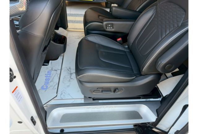 2023年 CUSTIN 一手車 實跑1萬4 改裝幾十萬 大理石迎賓地板 閥門  第12張相片