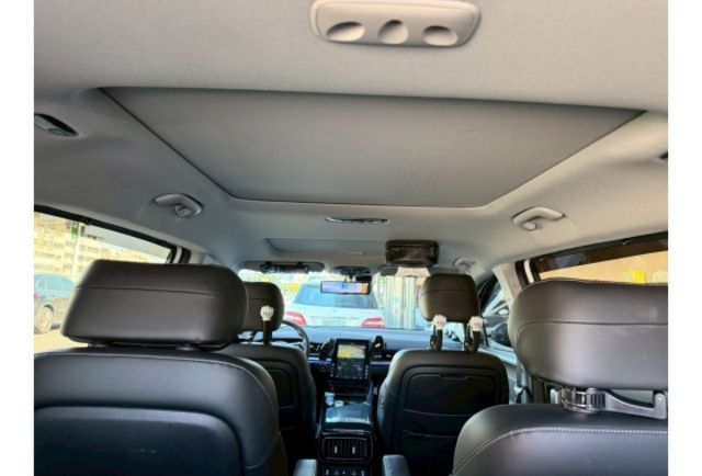 2023年 CUSTIN 一手車 實跑1萬4 改裝幾十萬 大理石迎賓地板 閥門  第13張相片