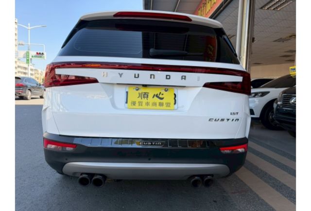 2023年 CUSTIN 一手車 實跑1萬4 改裝幾十萬 大理石迎賓地板 閥門  第20張相片