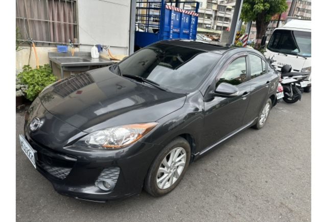 2013年 馬3 一手車 跑13萬  第7張相片