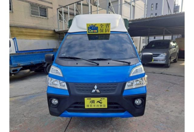 2020年 得利卡 一手車 自排 跑1萬6 五面凡布 升降尾門  第3張相片