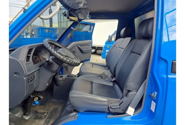 2020年 得利卡 一手車 自排 跑1萬6 五面凡布 升降尾門  第4張相片