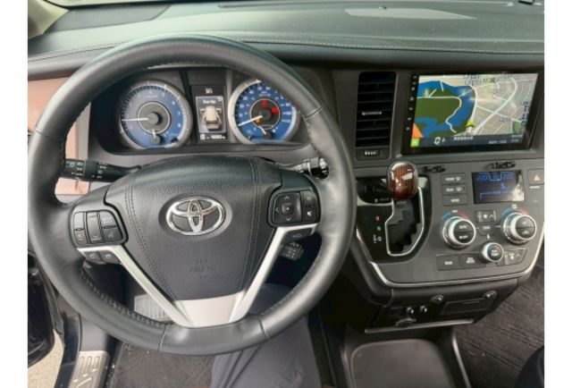 2016年 SIENNA 頂級版 新車290萬  第11張相片