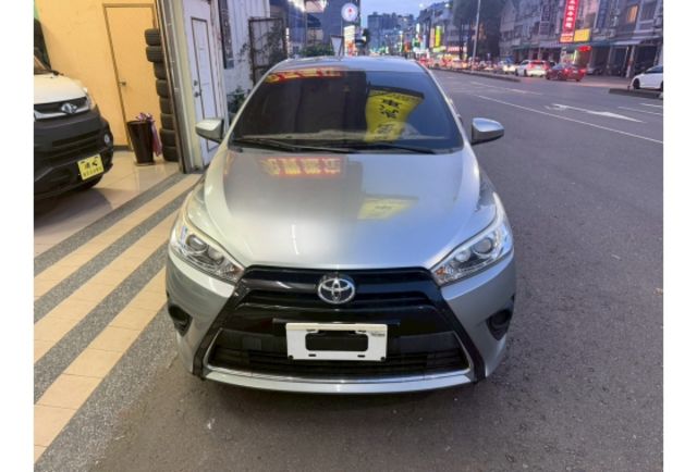 2017年 YARIS 一手車實跑4萬8  第2張相片