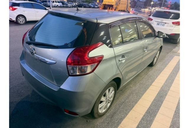 2017年 YARIS 一手車實跑4萬8  第13張相片
