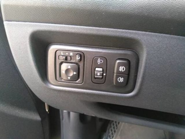 MITSUBISHI三菱 COLT PLUS  第8張相片