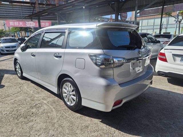 TOYOTA豐田 WISH  第5張相片