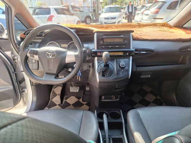 TOYOTA豐田 WISH  第6張相片