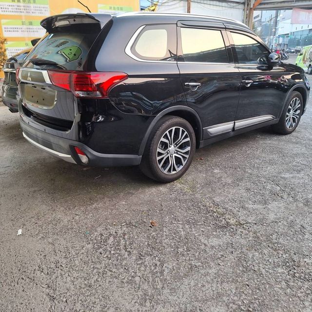 MITSUBISHI三菱 OUTLANDER  第7張相片