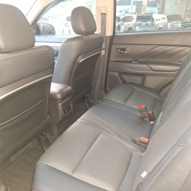 MITSUBISHI三菱 OUTLANDER  第15張相片