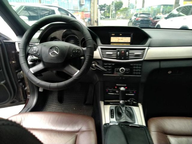 M-BENZ賓士 E200  第7張相片