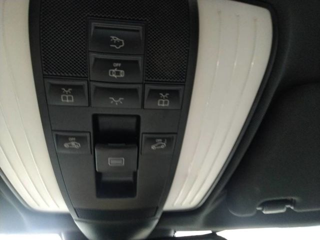 M-BENZ賓士 E200  第16張相片