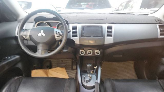 MITSUBISHI三菱 OUTLANDER  第4張相片