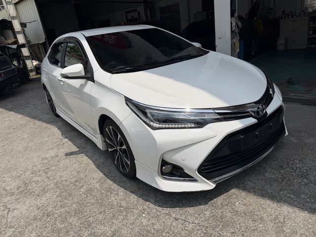 TOYOTA豐田 ALTIS  第3張相片