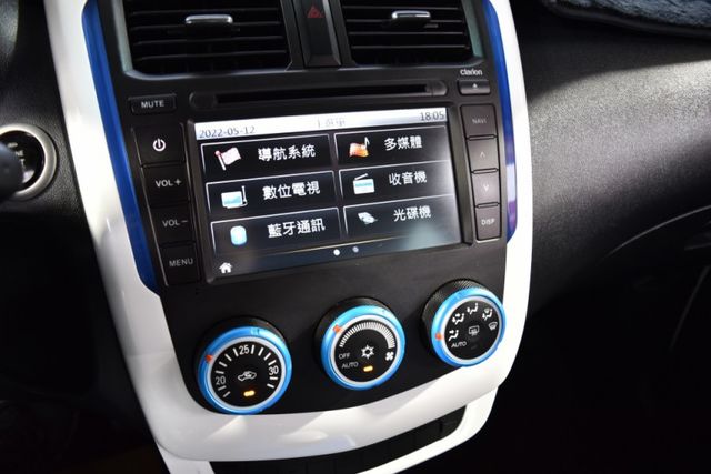 2016年 COLT+ 僅跑9萬 限量海洋特仕版 原廠保養 I-Key+電動尾門+數位儀表  第14張相片