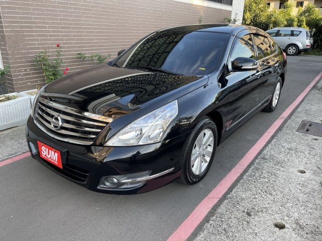 僅跑四萬 ➤ 旗艦車款 TEANA 2.0-大空間豪華房車-免鑰匙-恆溫-一手車-內外新-CP值超高-可全額貸款  第2張相片