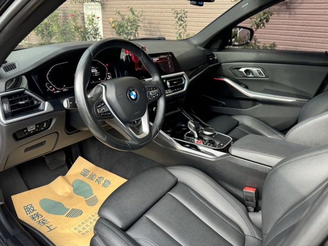 僅跑7萬➤2019年330i x-drive  M套件-數位儀表-內外超新-可全貸  第8張相片