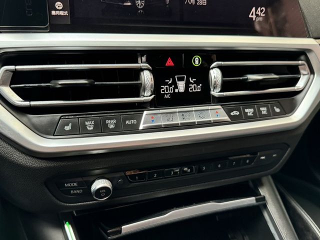 僅跑7萬➤2019年330i x-drive  M套件-數位儀表-內外超新-可全貸  第14張相片