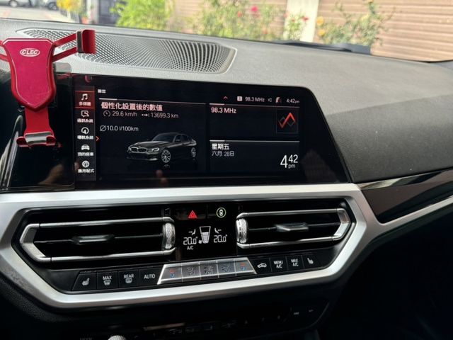 僅跑7萬➤2019年330i x-drive  M套件-數位儀表-內外超新-可全貸  第15張相片