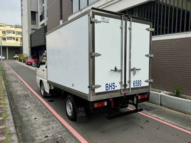 -5度冷凍箱➤2017年得利卡2.4 可改貨斗-車廂漂亮-保固2年5萬公里-可全貸  第5張相片