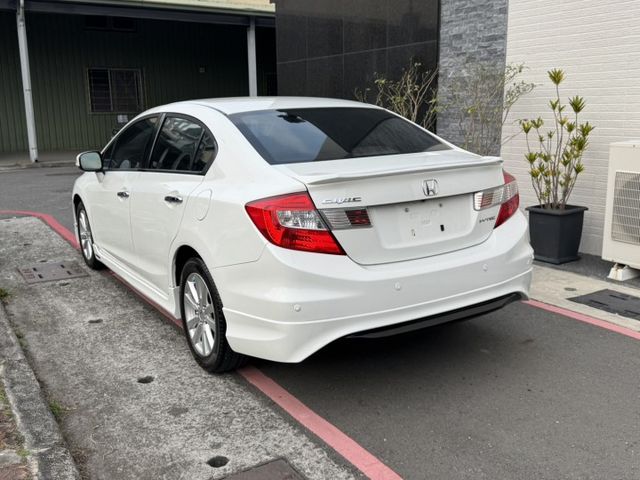 1.8VTI-S➤2014年CIVIC  全車無限包-天窗-安卓機-內外漂亮一手車原廠保養-可全貸  第5張相片
