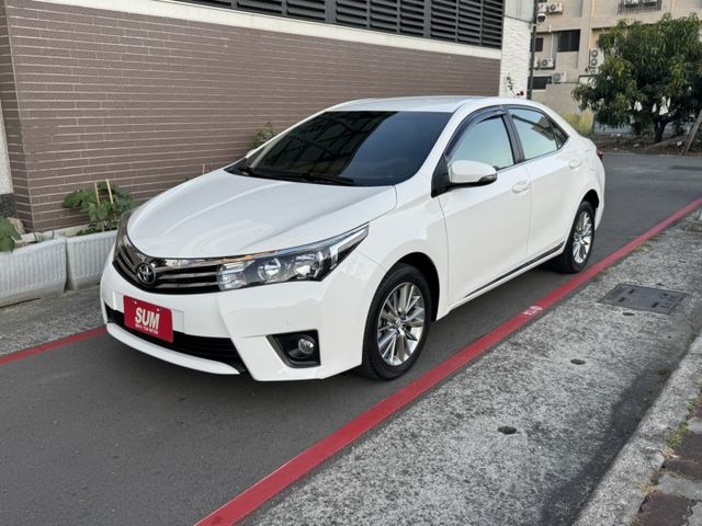 僅跑7萬➤ALTIS 1.8 白色超美-黑內裝-精裝版-省油省稅保值-代步首選*可全貸  第2張相片