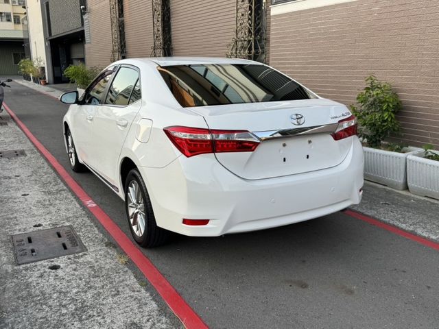 僅跑7萬➤ALTIS 1.8 白色超美-黑內裝-精裝版-省油省稅保值-代步首選*可全貸  第5張相片