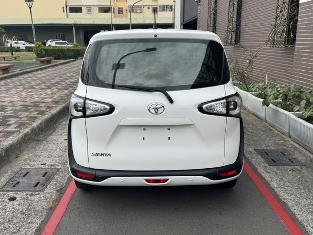 僅跑9萬➤ SIENTA 大空間最方便-白色黑內裝-省油省稅保值-代步首選*可全貸  第6張相片