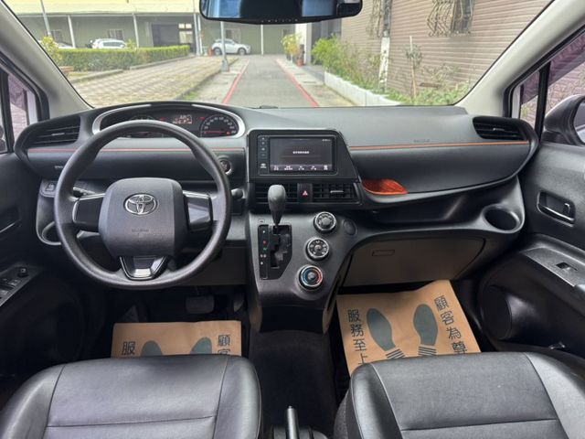 僅跑9萬➤ SIENTA 大空間最方便-白色黑內裝-省油省稅保值-代步首選*可全貸  第12張相片
