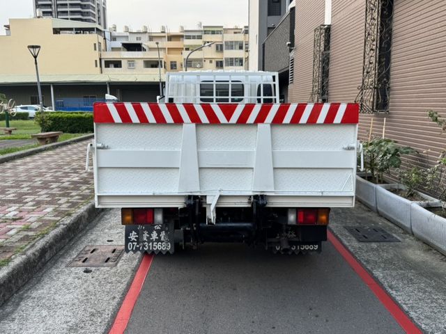 自排11.5呎➤2017年一路發-一手車-原廠保養-原版件-內外漂亮無惡操  第6張相片