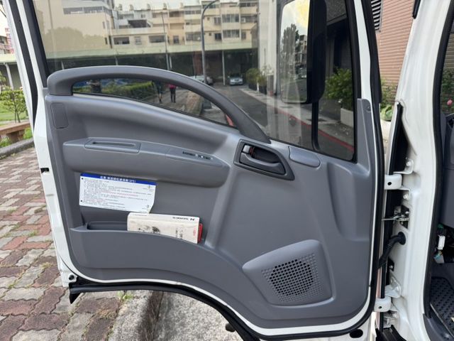 自排11.5呎➤2017年一路發-一手車-原廠保養-原版件-內外漂亮無惡操  第15張相片