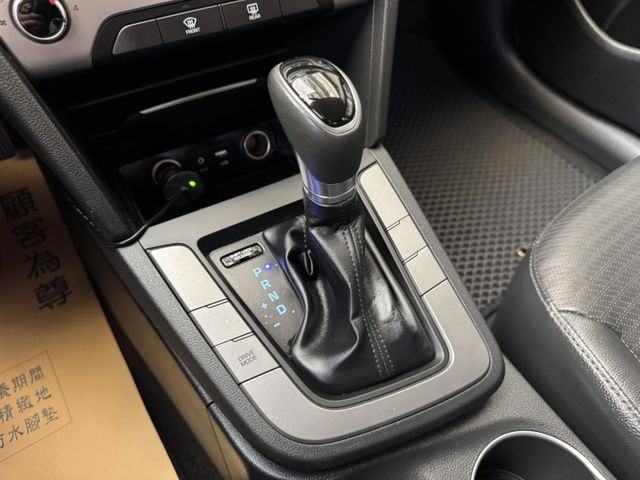 內外漂亮➤ELANTRA 安卓機-一年僅跑1萬多-好開空間大-可全貸  第4張相片