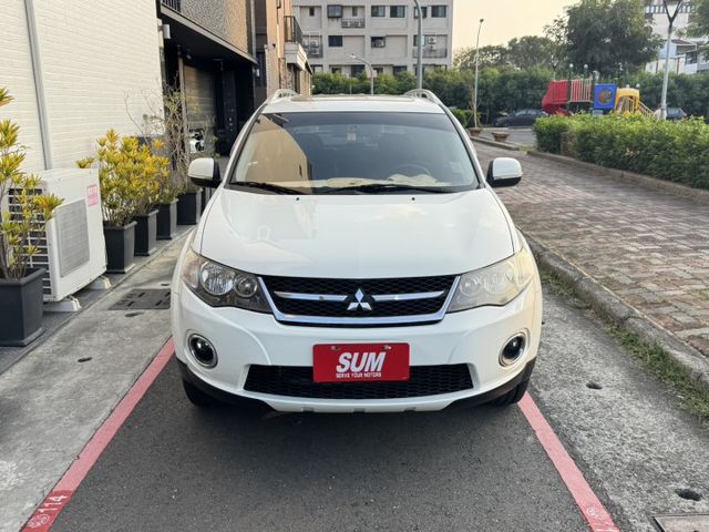 僅跑8萬➤2012年OUTLANDER 一手車跑少-代步載貨方便-可全貸  第3張相片