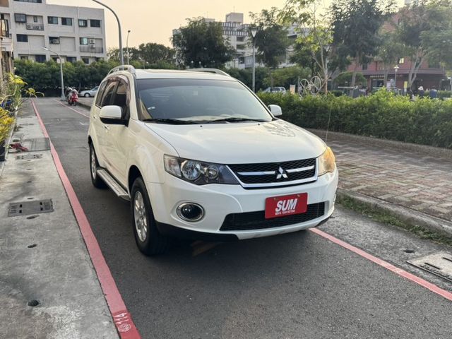 僅跑8萬➤2012年OUTLANDER 一手車跑少-代步載貨方便-可全貸  第4張相片