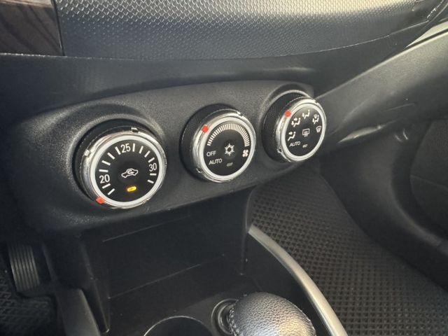 僅跑8萬➤2012年OUTLANDER 一手車跑少-代步載貨方便-可全貸  第13張相片