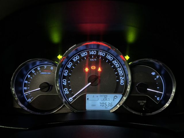 僅跑7萬➤ALTIS 1.8 白色超美-黑內裝-精裝版-省油省稅保值-代步首選  第11張相片