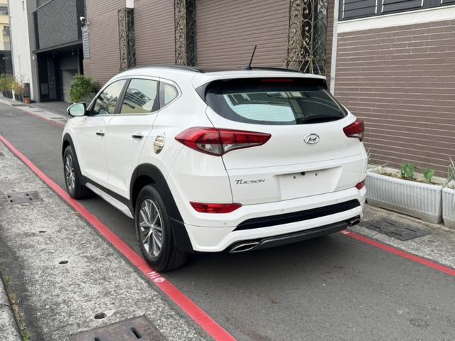 2.0最頂級➤2016年TUCSON 一手車-原廠保養-內外漂亮-可全貸  第4張相片