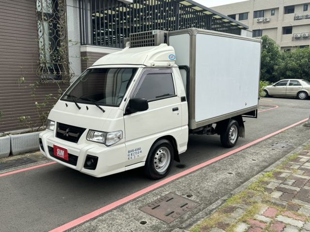 -5度冷凍箱➤2017年得利卡2.4 可改貨斗-車廂漂亮-保固2年5萬公里-可全貸  第2張相片