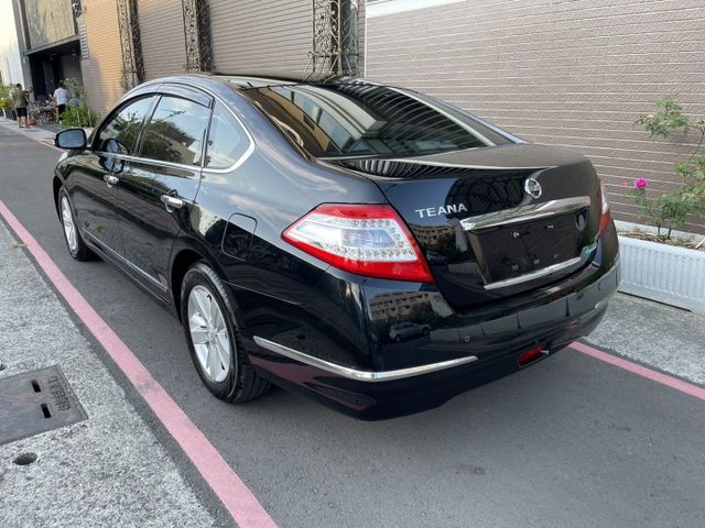 僅跑四萬 ➤ 旗艦車款 TEANA 2.0-大空間豪華房車-免鑰匙-恆溫-一手車-內外新-CP值超高-可全額貸款  第5張相片
