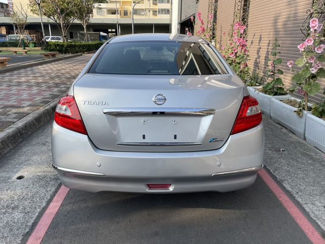一手車庫車 ➤ 2010年TEANA  免鑰匙-恆溫-大空間椅子超好坐-內外新-無菸車 CP值最高的房車  第6張相片