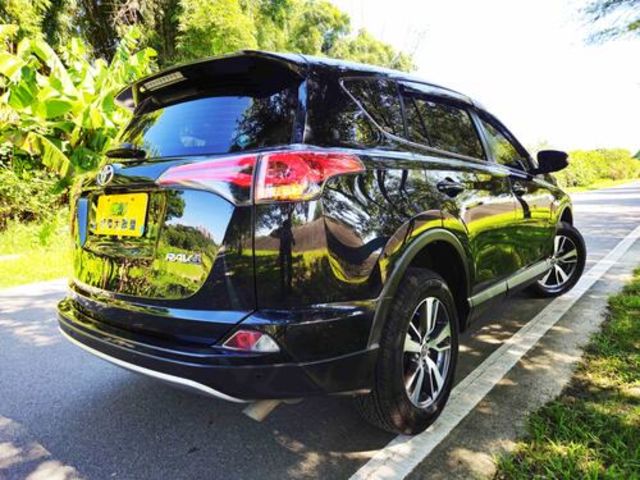 TOYOTA豐田 RAV4  第2張相片