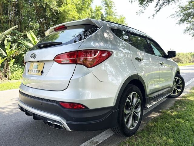 HYUNDAI現代 SANTA FE  第2張相片