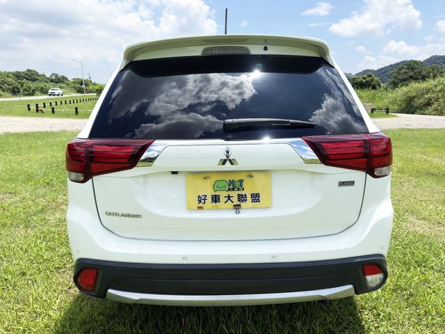 MITSUBISHI三菱 OUTLANDER  第4張相片