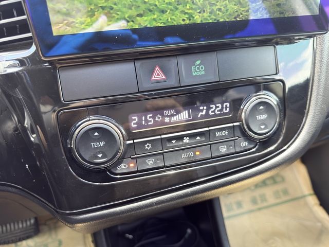 MITSUBISHI三菱 OUTLANDER  第18張相片