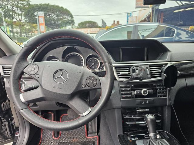 M-BENZ賓士 E200  第7張相片