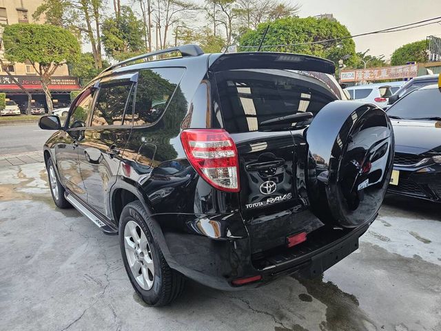 TOYOTA豐田 RAV4  第6張相片