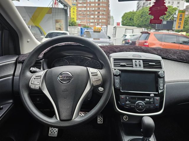 NISSAN日產 TIIDA  第7張相片