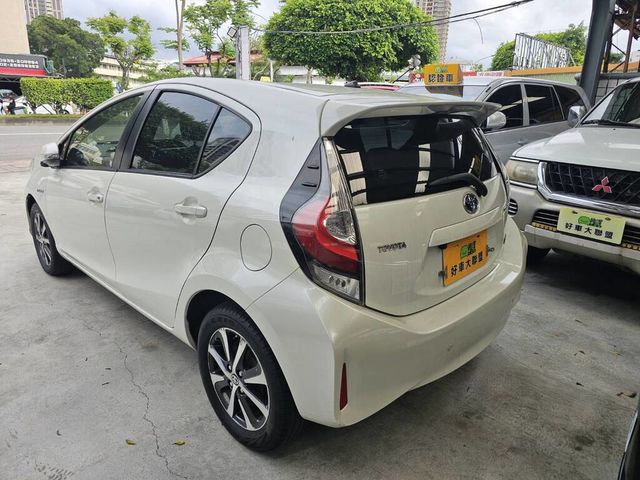 TOYOTA豐田 PRIUS C  第5張相片